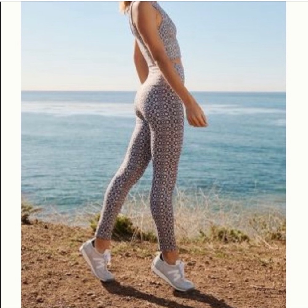 ANTHROPOLOGIE DAILY PRACTICE high rise leggings